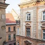 Apart-hotel Justlvivit At The Rynok Square