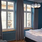 Justlvivit At The Rynok Square Апарт-готель 4*