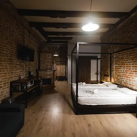 Justlvivit At The Rynok Square Apartment