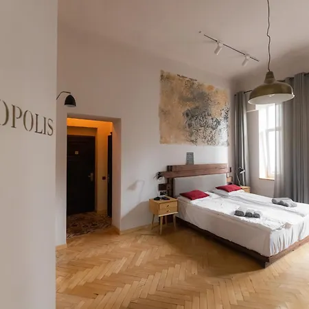 Justlvivit At The Rynok Square إلفيف