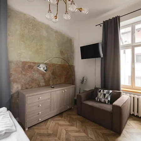 41m² Appartement, Met 1 Privé Badkamer In Halytskyi District 4*