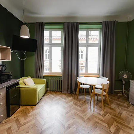 Justlvivit At The Rynok Square Апарт-готель 4*