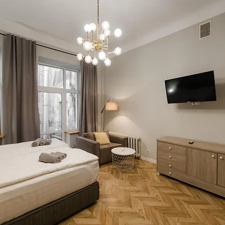 Justlvivit At The Rynok Square Апарт-готель 4*