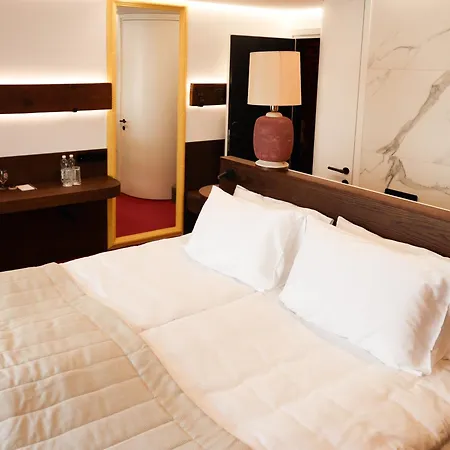 Justlvivit At The Rynok Square Apartment Lviv