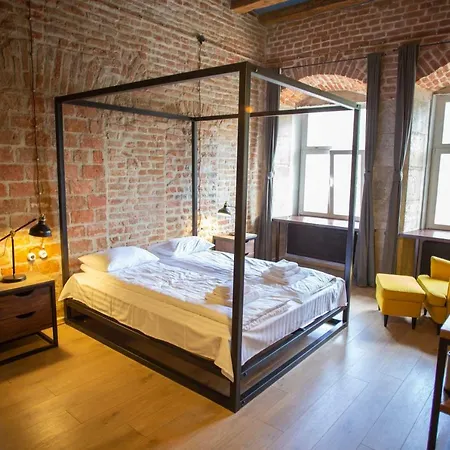 Justlvivit At The Rynok Square Апарт-готель 4*