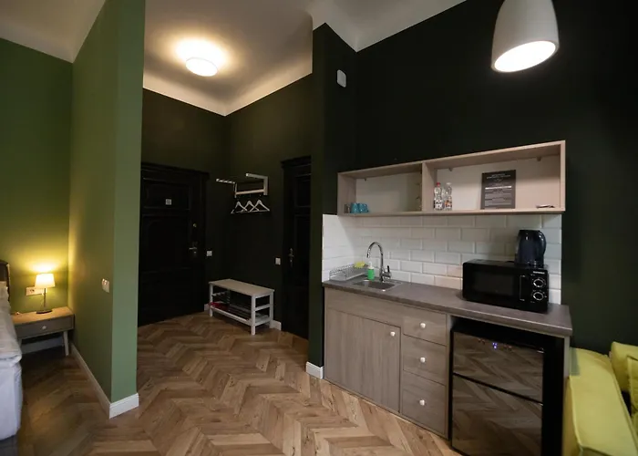 Justlvivit At The Rynok Square Hotel apartamentowy Lwów