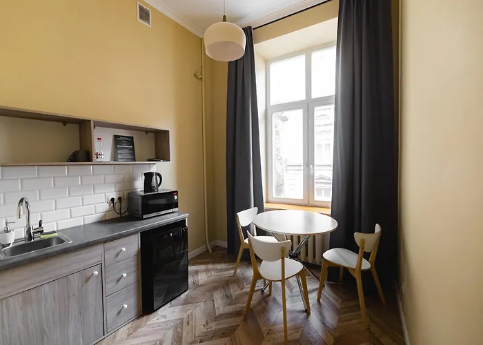 Justlvivit At The Rynok Square Hotel apartamentowy Lwów