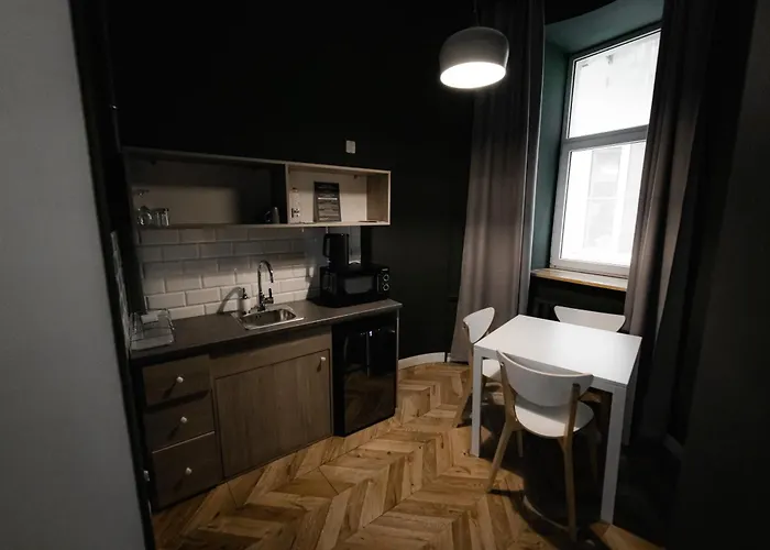 Justlvivit At The Rynok Square Hotel apartamentowy Lwów