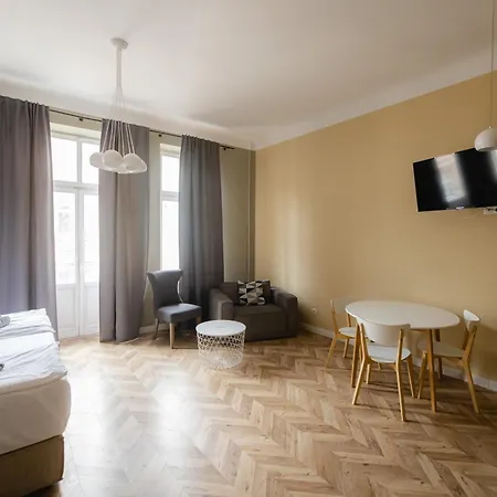 Justlvivit At The Rynok Square Apartmanhotel 4*