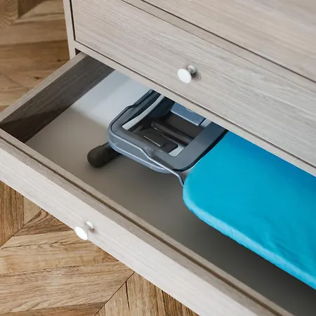 Apartmanhotel Justlvivit At The Rynok Square 4*